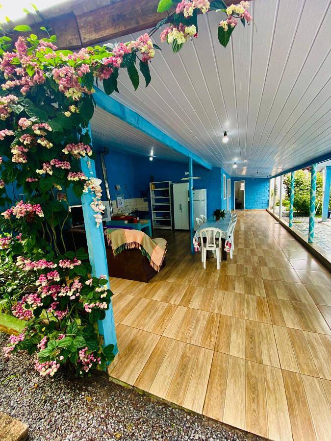 Casas e apartamentos de temporada para 6 pessoas, com jardim e vista e ainda balcão em Pontal do Paraná