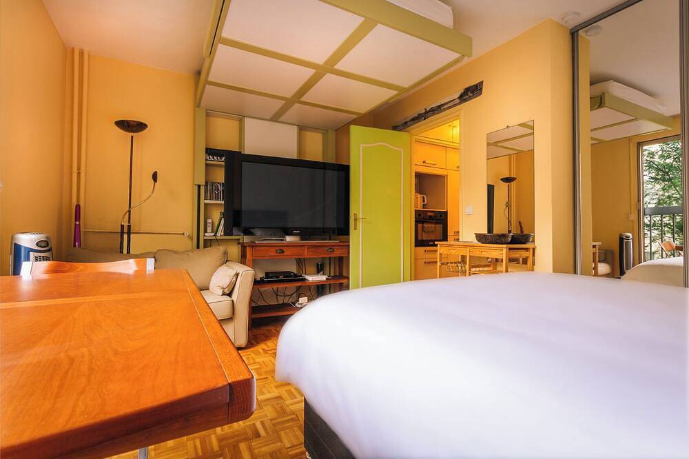 Appartement entier, Studio calme et confortable à deux pas du Marais in Paris, Île de France
