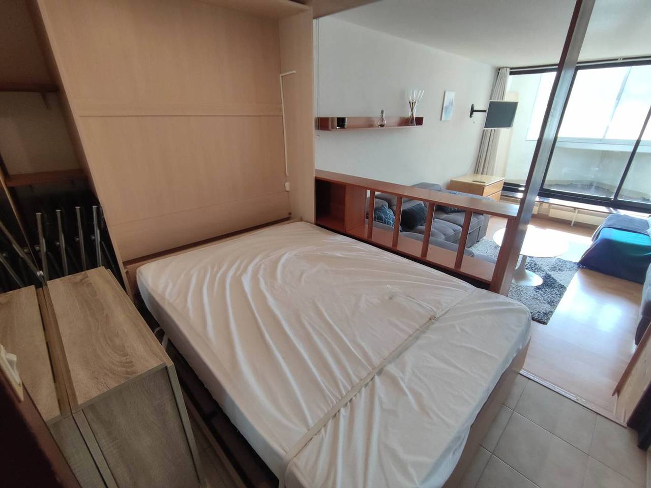 Gehele studio, Cozy Studio for 4 with Veranda, Ski-in/Ski-out, Shops Nearby, Ideal for Families in Isola 2000, Isola