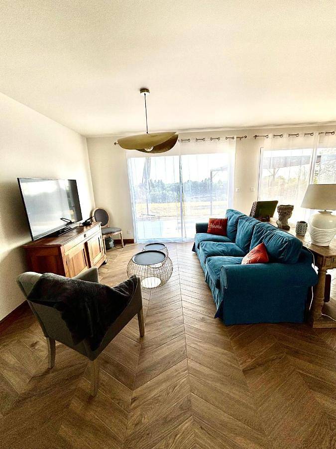 Two-Bedroom House in Marcillac-Saint-Quentin, Périgord Noir