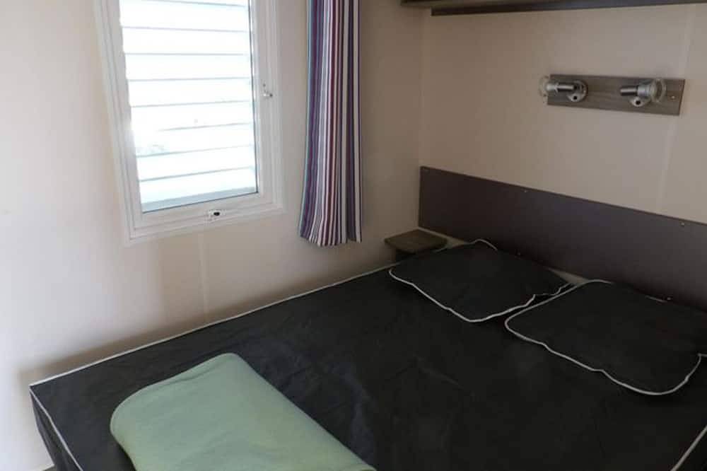 Mobil home avec Terrasse - Confort pour 2 personnes in Saint-Sornin, Région de Rochefort