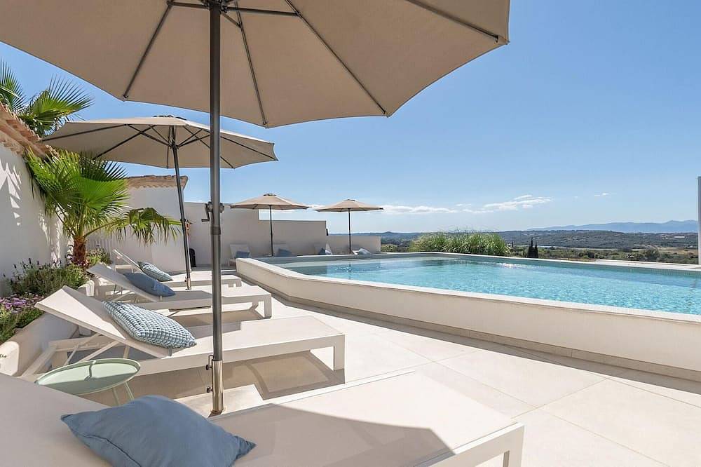 Acogedora casa en Ariany con piscina privada, puede ser interior o exterior. in Ariany, Interior de Mallorca