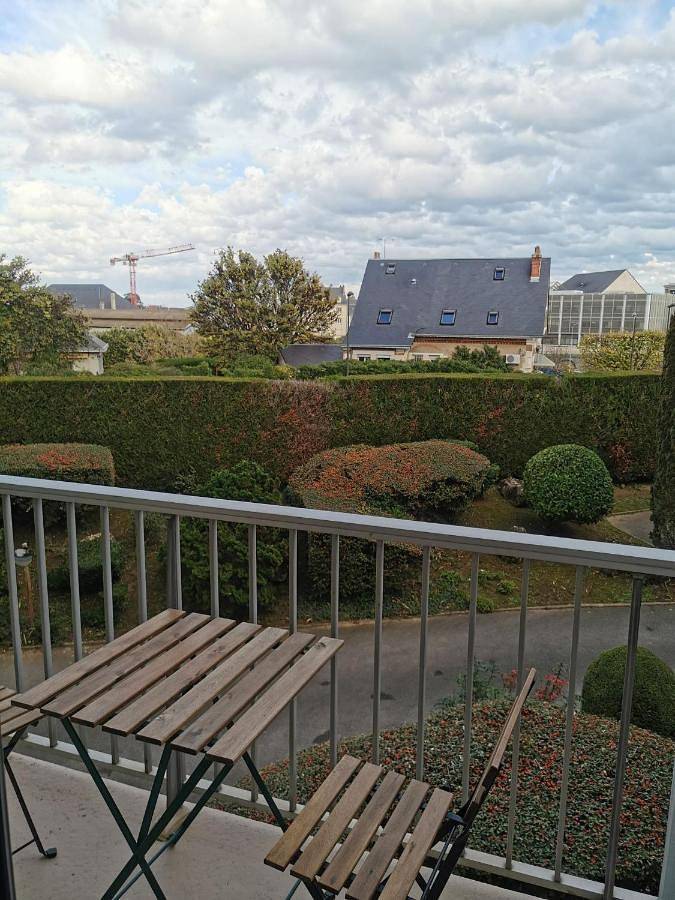 Appartement de vacances entier, Double Room with Balcony in Blois, Région de Blois