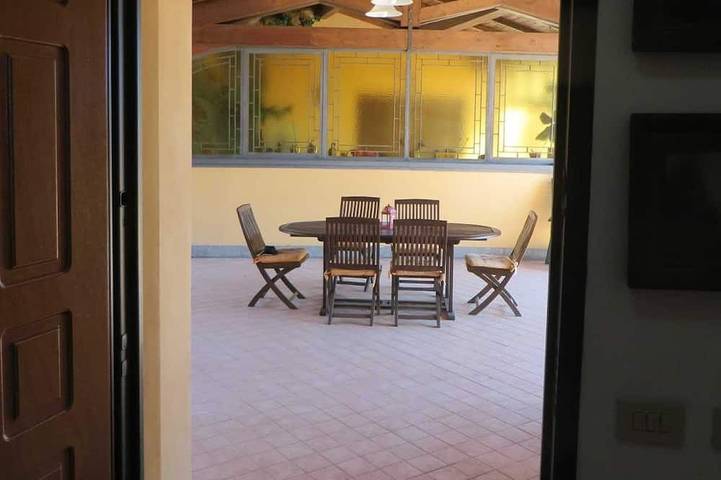 Villa for 8 people, with garden and terrace in Rome