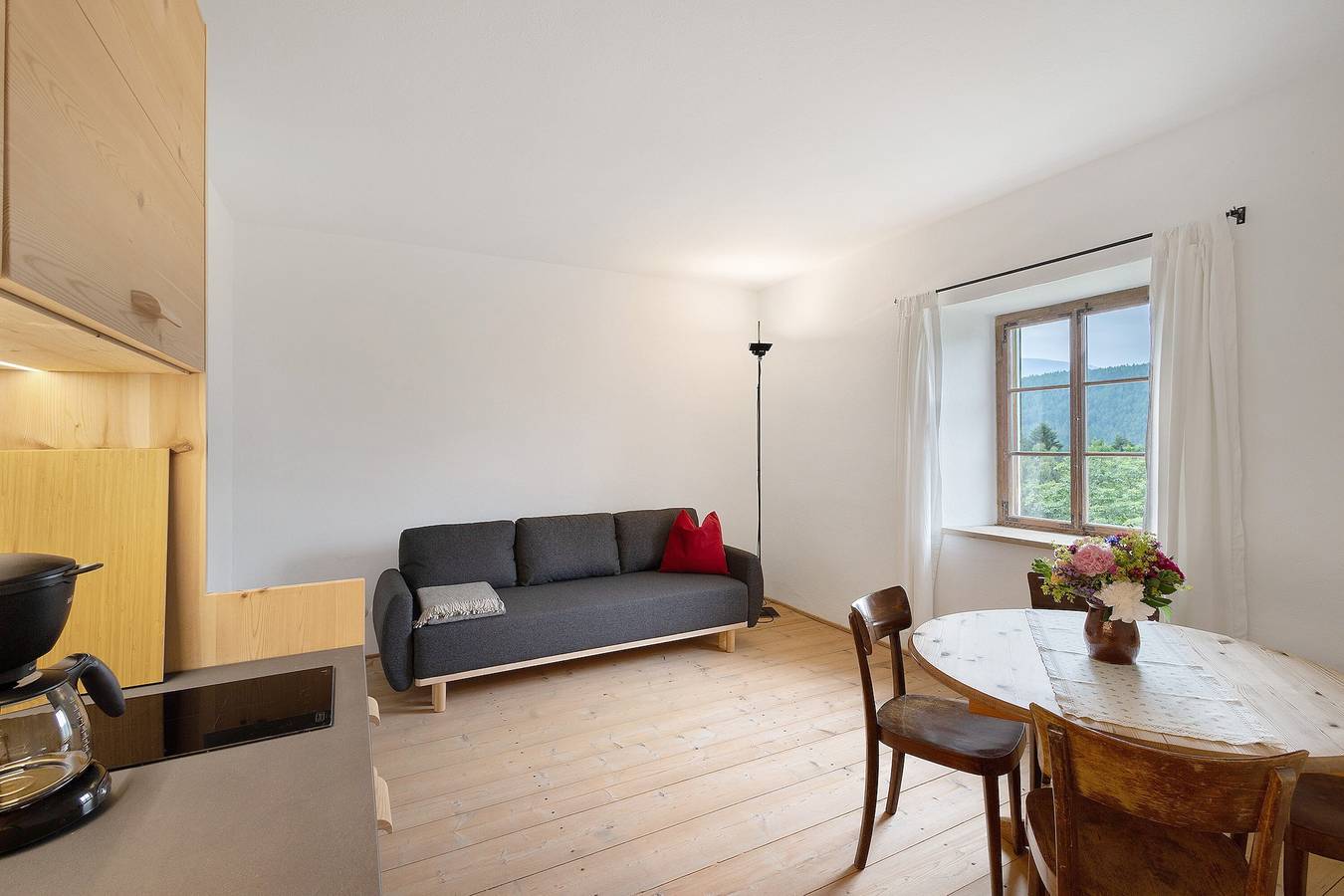 Ganze Wohnung, Ferienwohnung 'Ansitz Baumannhof Mitte' mit Bergblick, Gemeinschaftsgarten und Wlan in Issing, Pfalzen