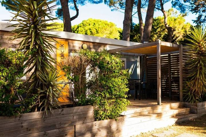 Camping für 4 Personen, mit Terrasse und Pool sowie Kinderpool in Canet-en-Roussillon