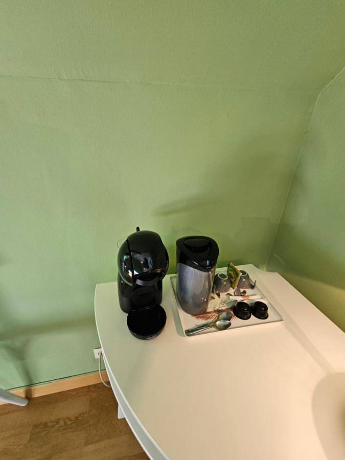 Gîte pour 2 personnes, avec Terrasse ainsi que Jardin et Vue à Theix - 3