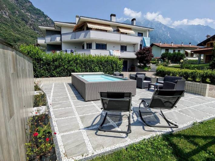 B&b per 5 persone, con Terrazza e Giardino nonché Piscina e Panorama in Valtellina