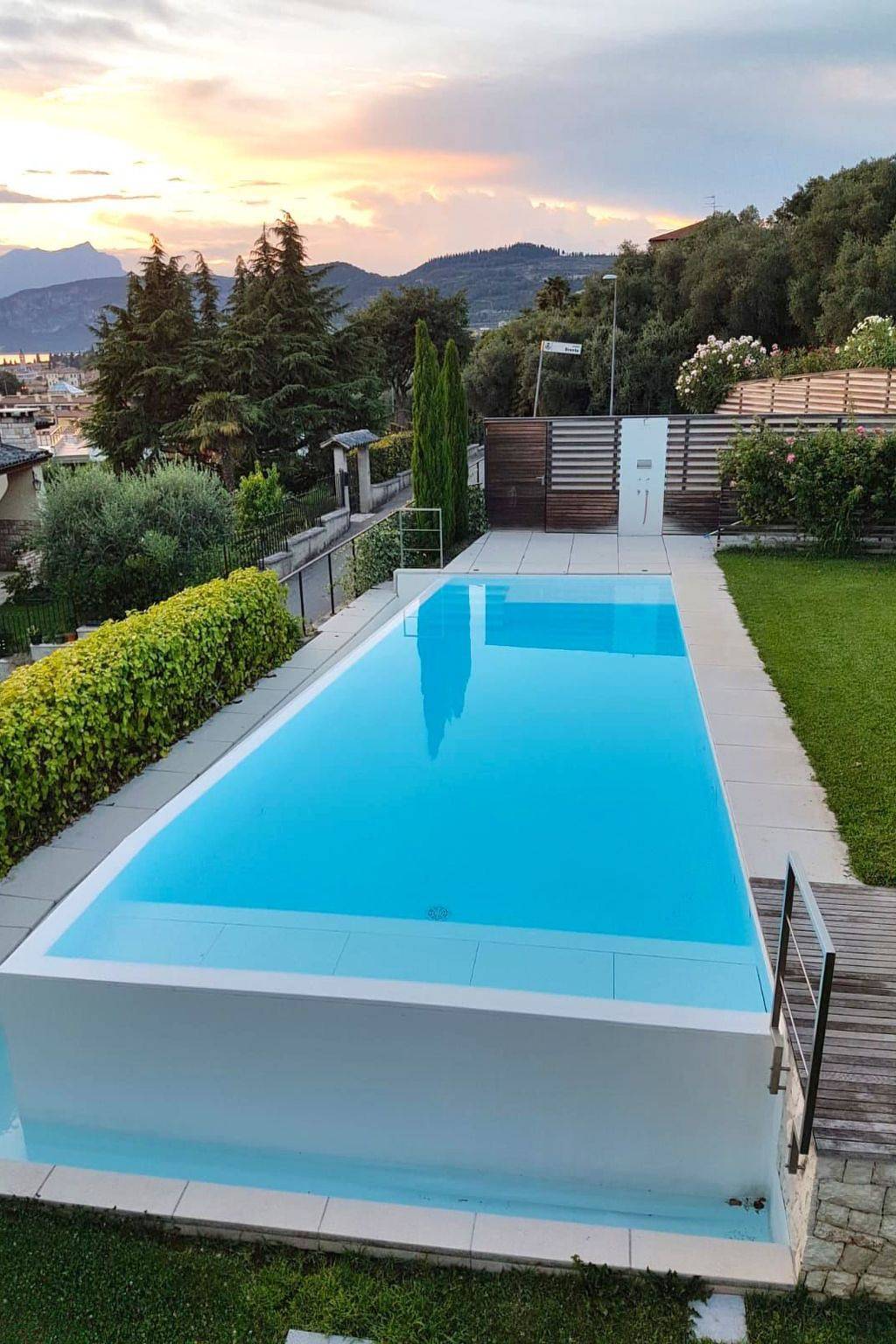Ferienvilla 'Madabà' mit Blick aufs Wasser in Bardolino, Gardasee-Berge