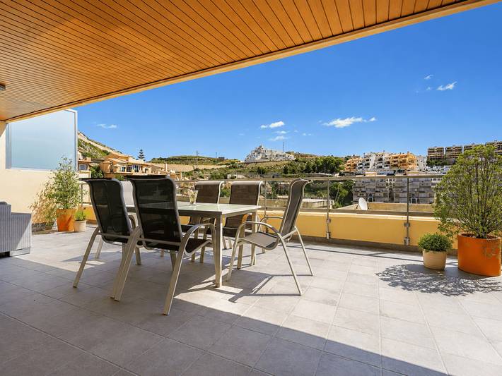 Apartamento de vacaciones para 4 personas, con balcón además de vistas al mar y piscina - 1