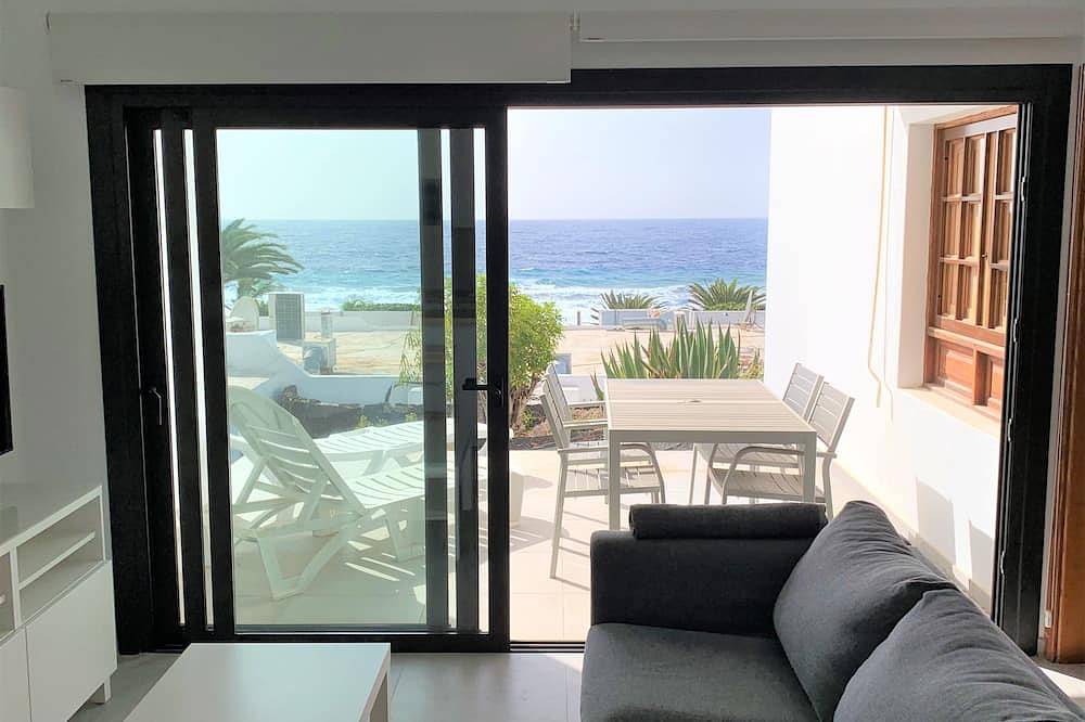 Apartamento entero, Frontline 2 bedroom apartment in Puerto del Carmen, Tías