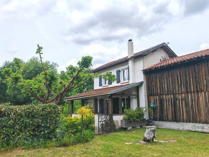 Gîte pour 4 personnes, avec Terrasse ainsi que Jardin et Vue
