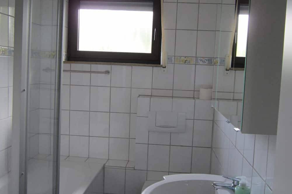 Ganze Wohnung, Ferienwohnung \"Kleyne Rore\" - Appartement/Fewo, Bad, Wc, 2 Schlafräume in Wittlich, Bernkastel-Kues & Umgebung