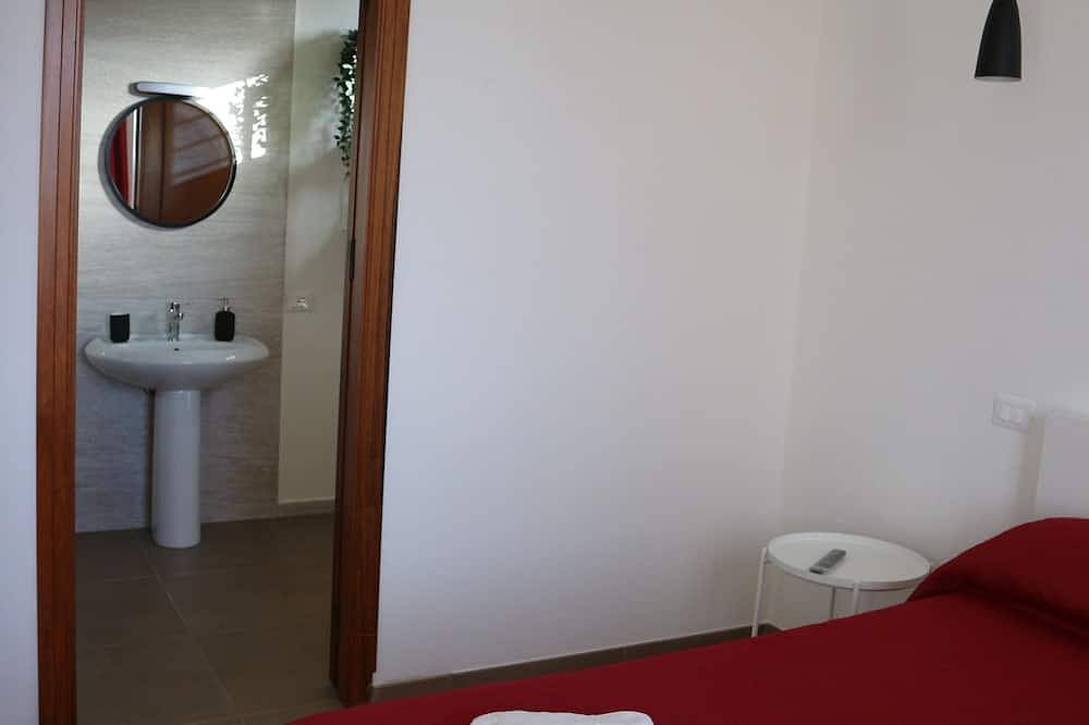 Entire apartment, Vittoria's Atelier - Holiday Home in Carini, Palermo Province