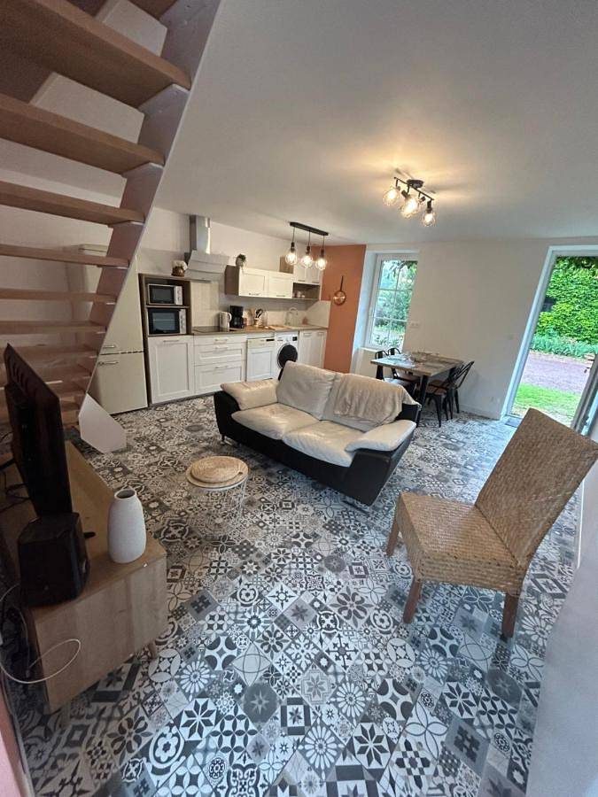 Gîte pour 5 personnes, avec vue et jardin dans Soulangy