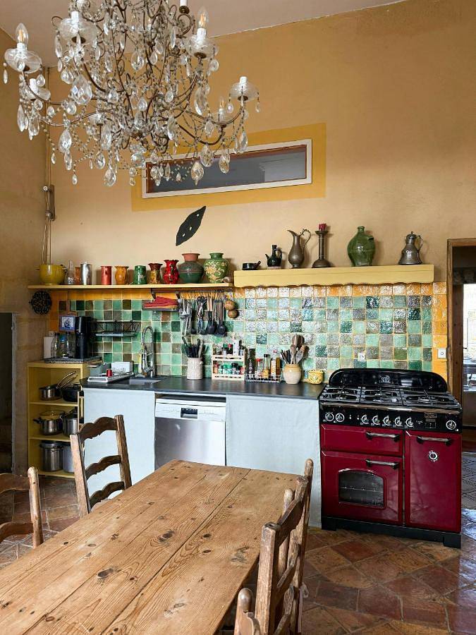 Location de vacances pour 8 personnes, avec jardin ainsi que piscine et terrasse, animaux acceptés à Vénéjan - 2