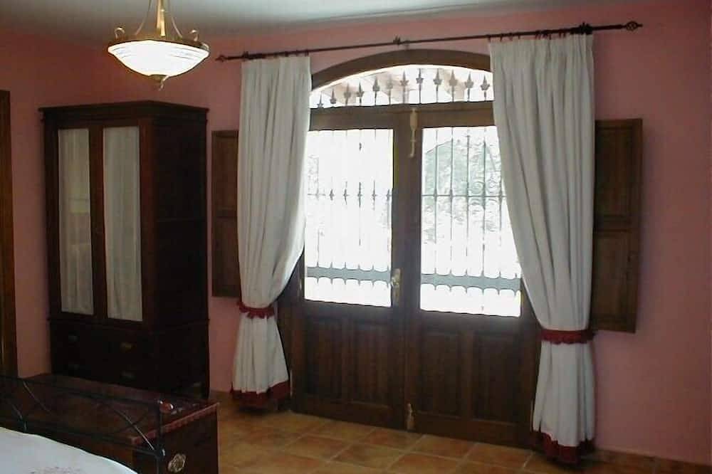Villa de lujo con piscina y hermosas Vistas situado en 8 hectáreas de almendros… in Casabermeja, Provincia de Málaga