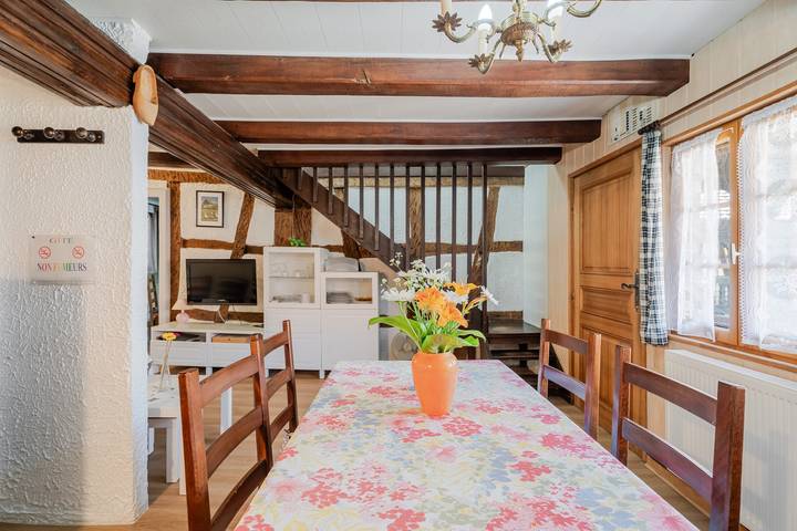 Gite La Marguerite "bi's anstetts" in an Authentic Alsatian Farmhouse in Issenhausen, Strasbourg Området