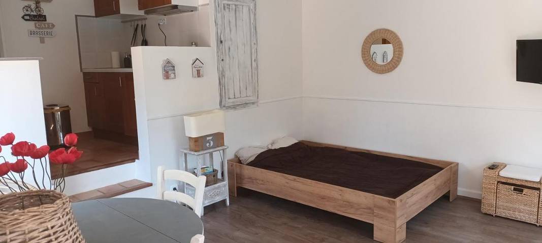Gîte pour 2 personnes, avec jacuzzi et terrasse à Le Revest-les-Eaux - 2