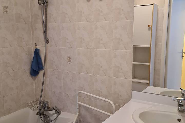 Gîte pour 6 personnes, avec terrasse à Crévoux - 4