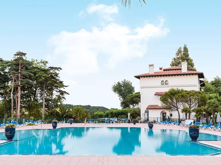 Appartement de vacances pour 7 personnes, avec piscine et vue ainsi que bassin pour enfant et terrasse, animaux acceptés en Pyrénées-Atlantiques - 2