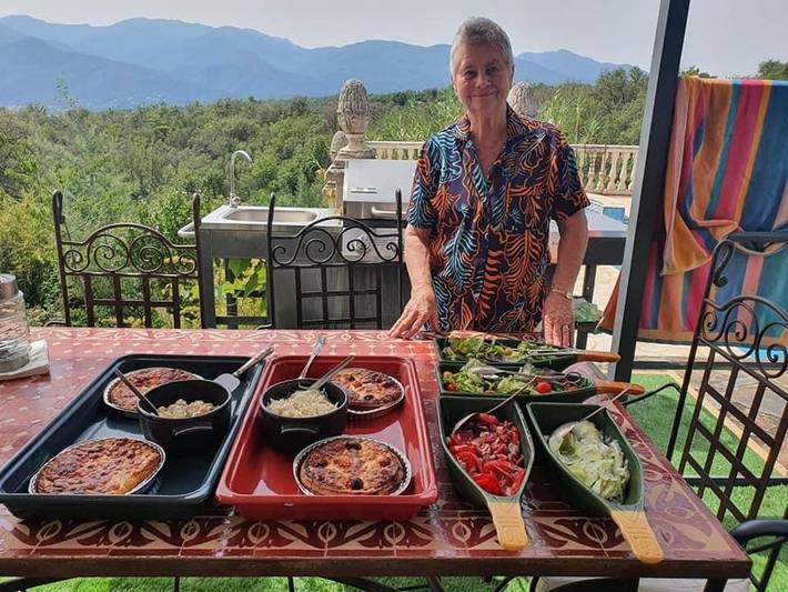 Alojamiento y desayuno para 2 personas, con piscina y jardín además de jacuzzi y balcón - 1