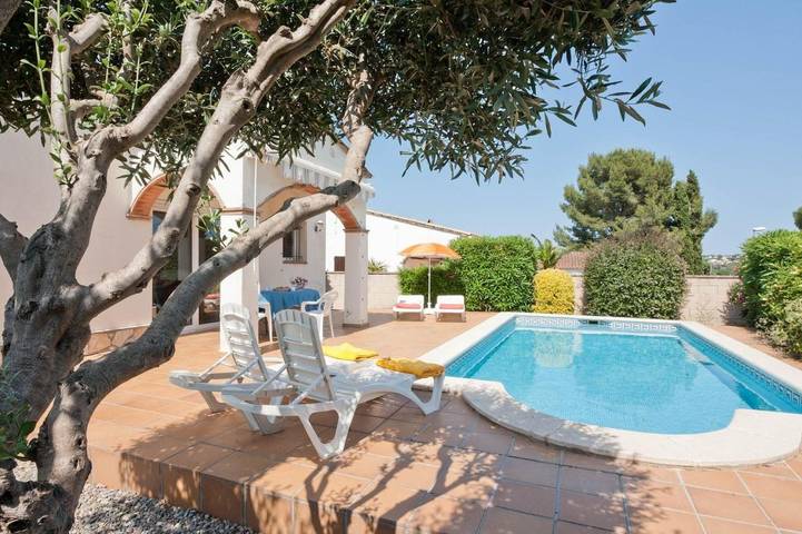 Chalet para 4 personas, con piscina y jardín, Se admiten mascotas en Alt Empordà - 2