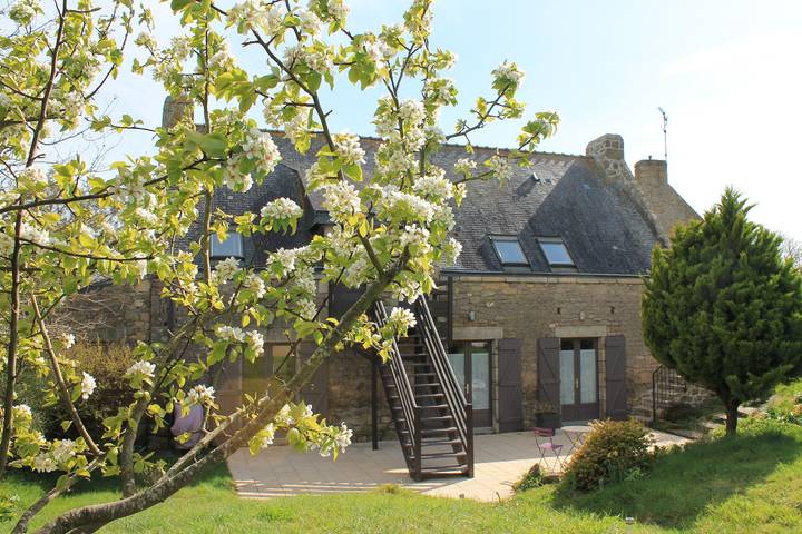 Appartement entier, Appartement 'Ker Mané Teviec' avec terrasse partagée, jardin partagé et Wi-Fi in Erdeven, Côte des Mégalithes