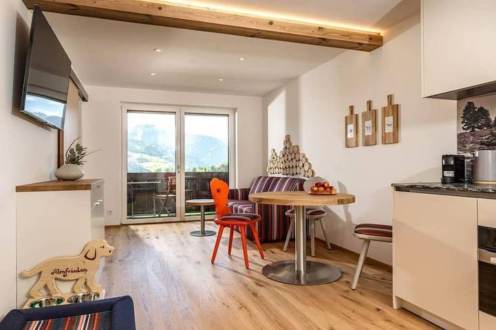 Ferienhaus für 4 Personen, mit Balkon und Garten sowie Sauna