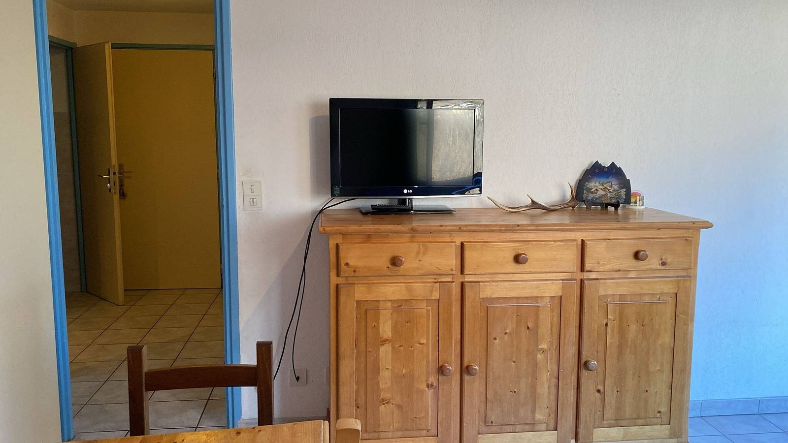 Hel lägenhet, Apartment with Mountain View and Balcony in Saint-Colomban-des-Villards, Saint-Jean-de-Maurienne region