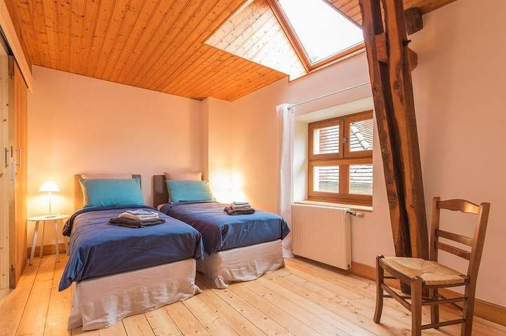 Location de vacances pour 6 personnes, avec piscine et jardin à Lacave - 2