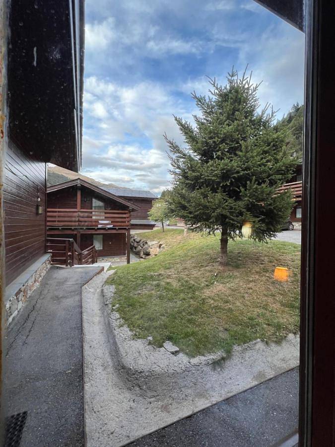 Gîte pour 4 personnes, avec Balcon ainsi que Terrasse et Vue dans Incles