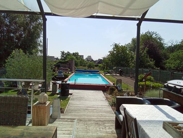 Maison d’hôte pour 2 personnes, avec Terrasse ainsi que Jardin et Piscine à Leuze-en-Hainaut