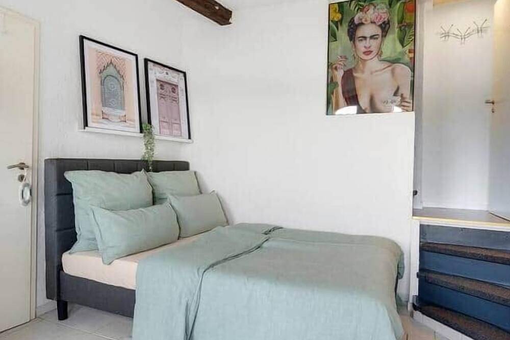 Ganze Wohnung, Tiny Apartment mit großzügiger Terrasse am Rhein in Neuwied, Osteifel