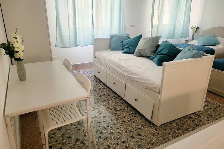 Ganze Wohnung, Charming 2-bedroom apartment, kitchen, 2 bathrooms, Wifi, Ac, in Lido di Ostia in Ostia, Rom