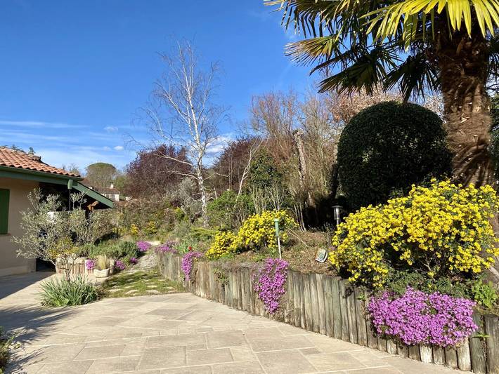 Location de vacances pour 4 personnes, avec terrasse ainsi que piscine et jardin à Castres - 4