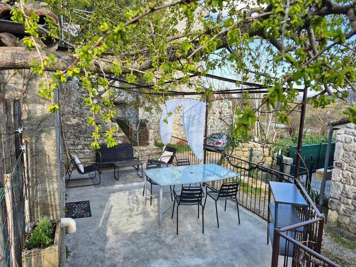 Location de vacances pour 2 personnes, avec terrasse et jardin, animaux acceptés à Saint-Alban-Auriolles - 3