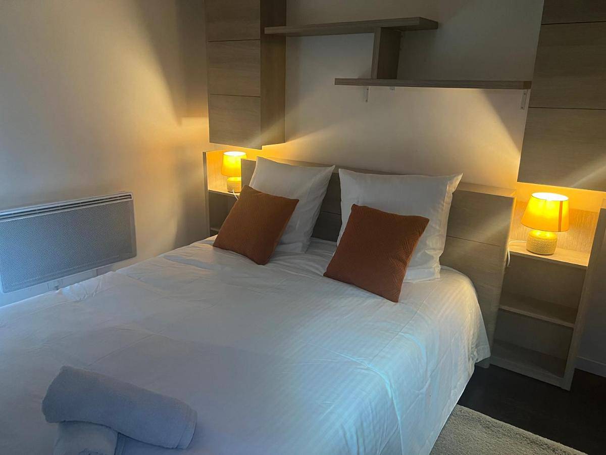 Appartement entier, Two-Bedroom Apartment in La Roche-de-Glun, Région de Valence