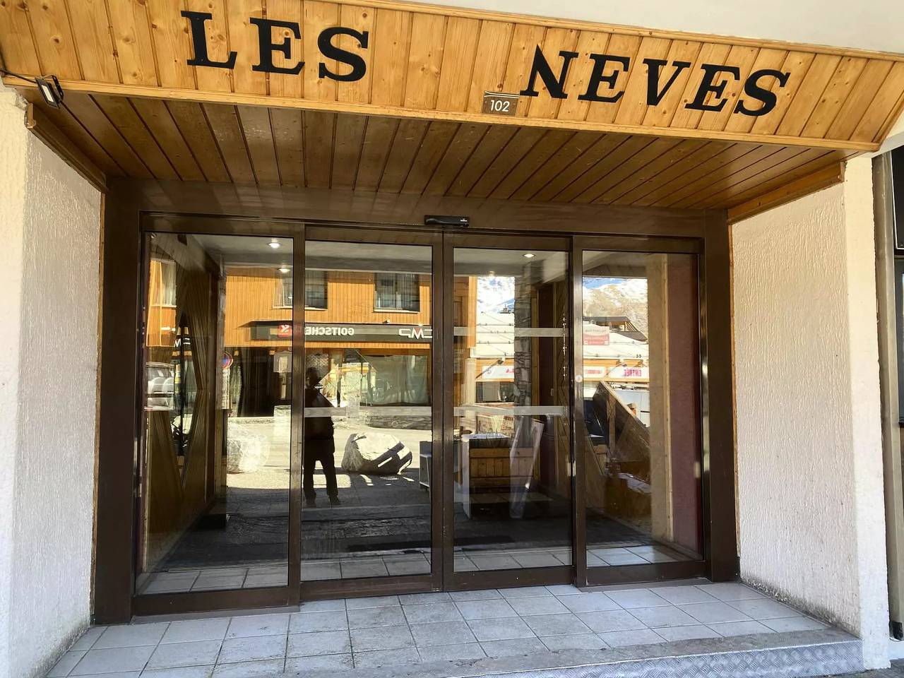 Entire studio, Val Thorens location: studio for 4 people in a young and lively area Les Neves in Val Thorens, Les Trois Vallées