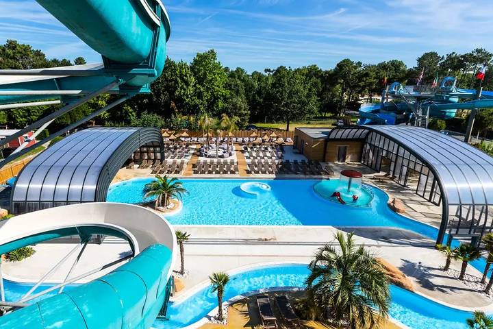 Mobil home pour 6 personnes, avec Terrasse et Sauna dans Luna Park La Palmyre