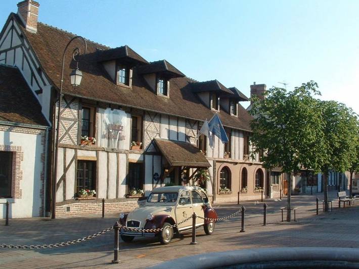 Hôtel pour 2 personnes, avec terrasse et jardin, animaux acceptés à Selles-Saint-Denis - 2