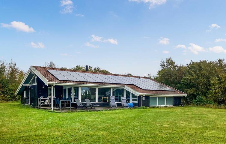 Ferienhaus für 12 Personen, mit Whirlpool und Terrasse sowie Pool und Sauna in Kegnæs
