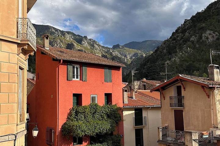 Apartamento entero, Apartment Le Palais, ideal for spa treatments and hiking in Vernet-les-Bains, Parque Natural Regional de los Pirineos Catalanes