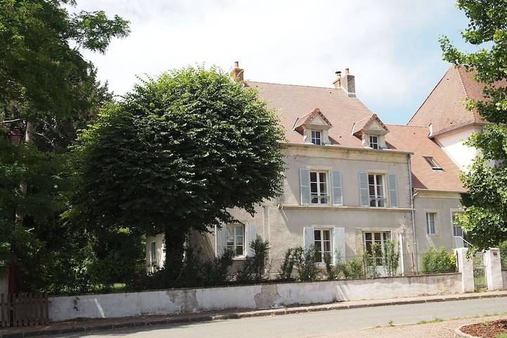 Gîte pour 7 personnes, avec jardin et terrasse dans Dompierre-sur-Nièvre