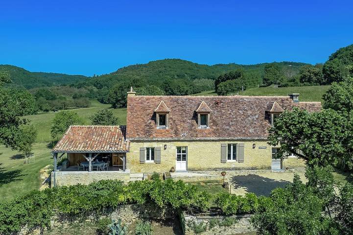 Gîte pour 9 personnes, avec jardin et terrasse
