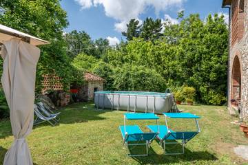 Agriturismo per 11 Persone in Capannori, Colline Lucchesi, Foto 1