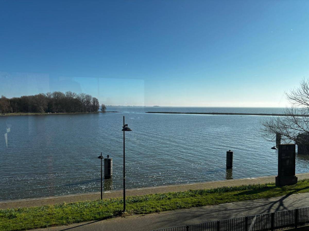Hotel Oostereiland in Hoorn, Markermeer