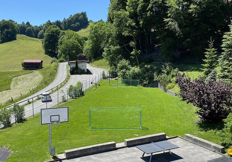 Apartamento vacacional entero, Ferienwohnungen Jhs - Apartment Valzeinablick up to 10 persons in Rätikon mountain range, Seewis im Prättigau