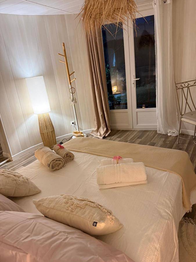 Guest House bohème chic, terrasse, parking et clim in Antibes, Côte méditerranéenne (France)