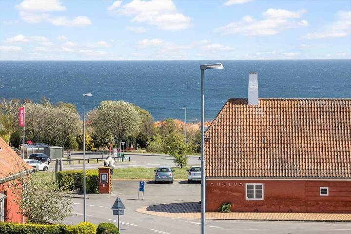 Ferielejlighed for 2 personer, med balkon i Gudhjem